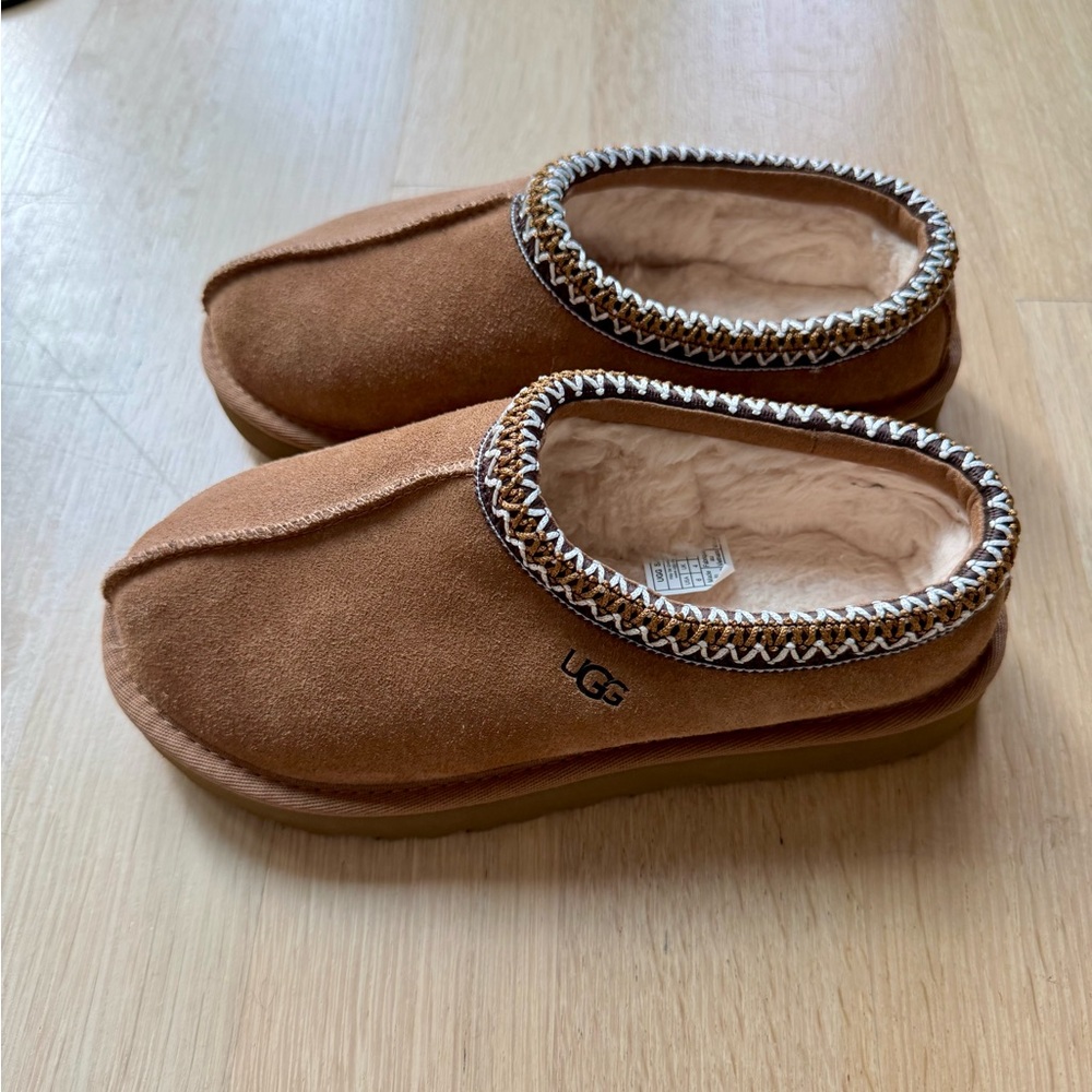 UGG Tasman slippers, Chestnut